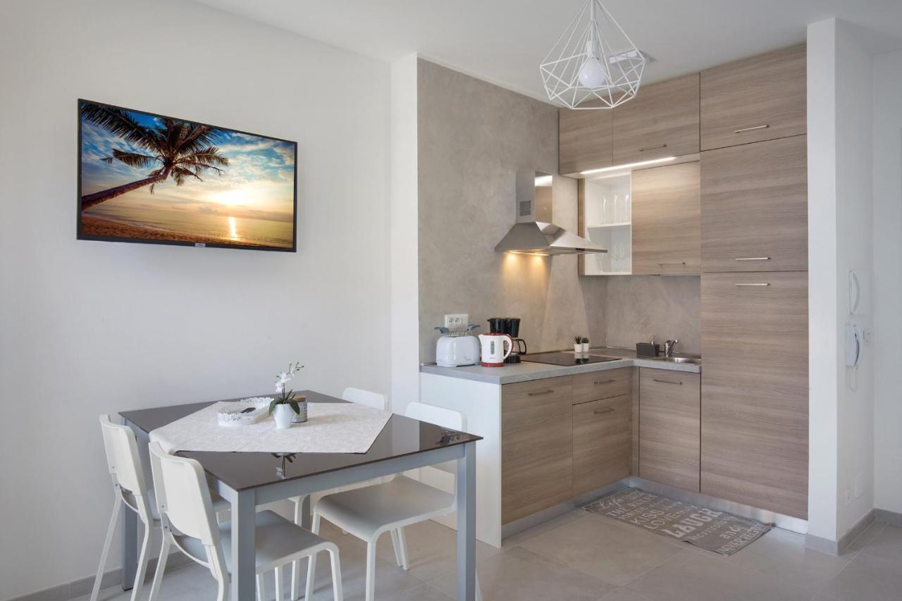 Apartment Prefontana With Pool Bardolino Exteriör bild
